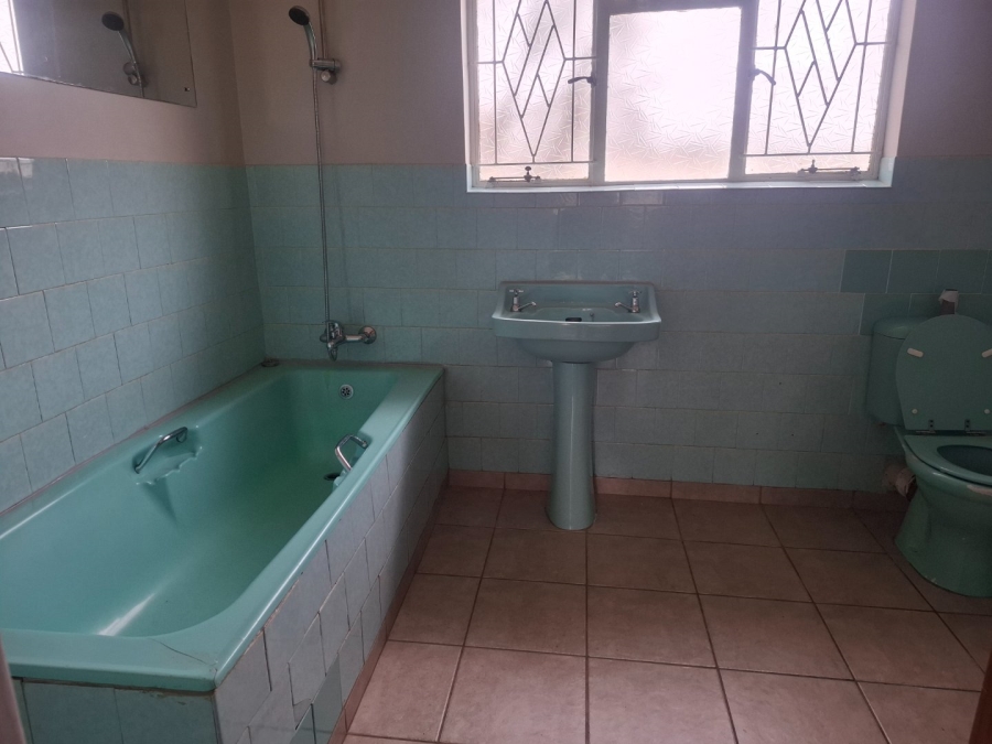 To Let 4 Bedroom Property for Rent in Presidentia Free State